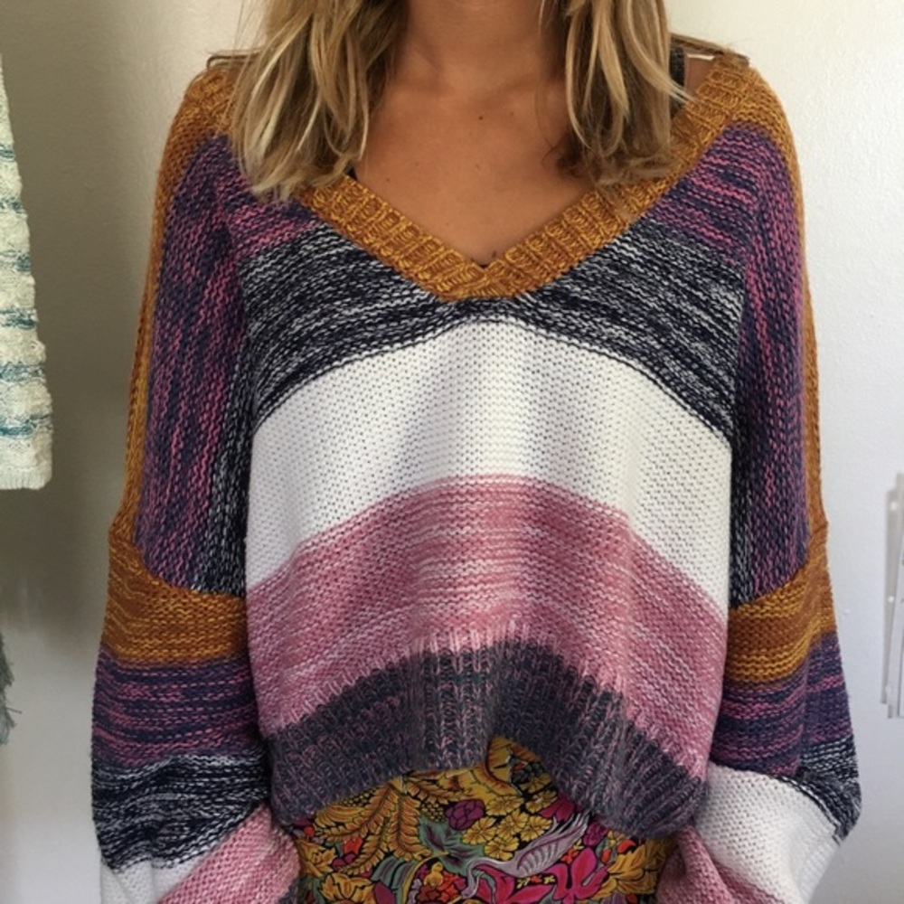 Adorable /gorgeous sweater/bell sleeves
